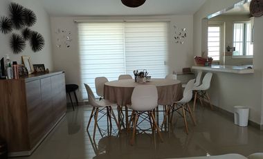 CASA EN VENTA LOMAS DE COCOYOC JARDIN Y ALBERCA 4R