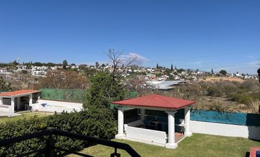 CASA EN VENTA LOMAS DE COCOYOC JARDIN Y ALBERCA 4R