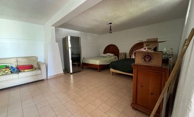 CASA EN VENTA LOMAS DE COCOYOC JARDIN Y ALBERCA 4R
