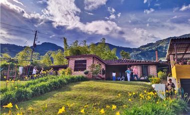 Finca en Copacabana Vereda El Zarzal, Vía pavimentada y rieles