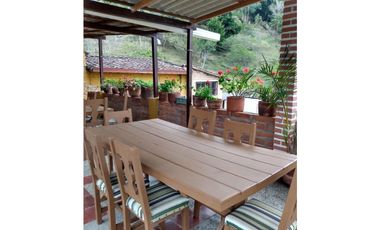Finca en Copacabana Vereda El Zarzal, Vía pavimentada y rieles