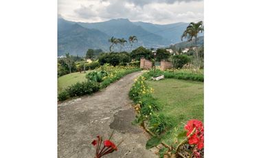 Finca en Copacabana Vereda El Zarzal, Vía pavimentada y rieles