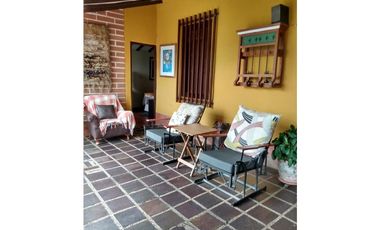 Finca en Copacabana Vereda El Zarzal, Vía pavimentada y rieles