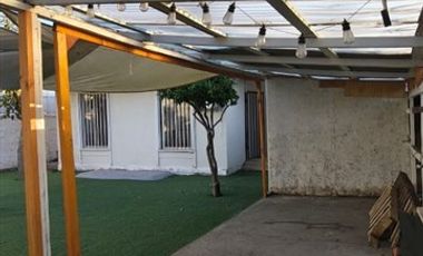 Casa en arriendo de 7 dorm. en La Reina