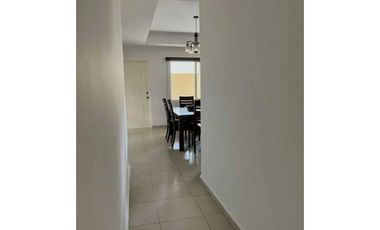 SE ALQUILA BELLA CASA AMUEBLADA EN COMPLEJO RESIDENCIAL