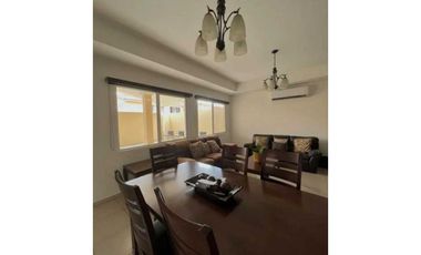 SE ALQUILA BELLA CASA AMUEBLADA EN COMPLEJO RESIDENCIAL