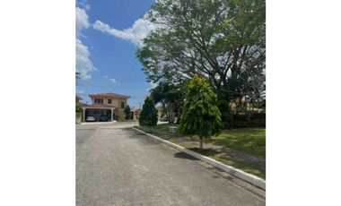 SE ALQUILA BELLA CASA AMUEBLADA EN COMPLEJO RESIDENCIAL