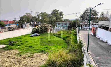 Terreno a pie de  carretera con 1809m2 en venta. Coatepec