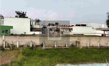 Terreno a pie de  carretera con 1809m2 en venta. Coatepec