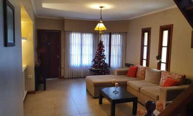 Chalet de 4 Ambientes ubicado a 350 metros de la estación de trenes.