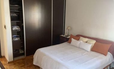 Chalet de 4 Ambientes ubicado a 350 metros de la estación de trenes.