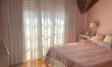 Chalet de 4 Ambientes ubicado a 350 metros de la estación de trenes.