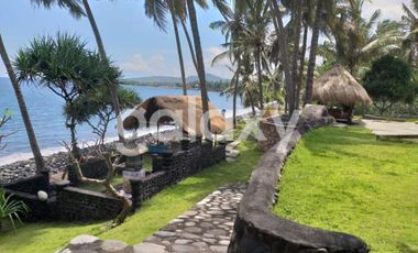 VILLA DENGAN TANAH LUAS KARANGASEM SERAYA BARAT, BALI
