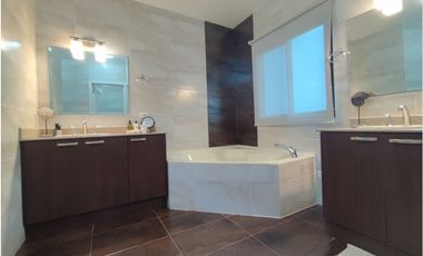 VENTA ESPECTACULAR APARTAMENTO VISTA MAR (JM)
