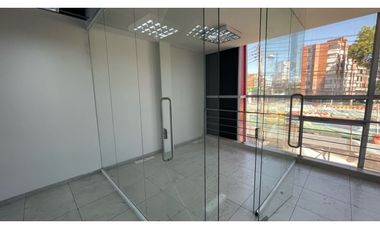 Renta edificio 720 m2 norte de Bogotá