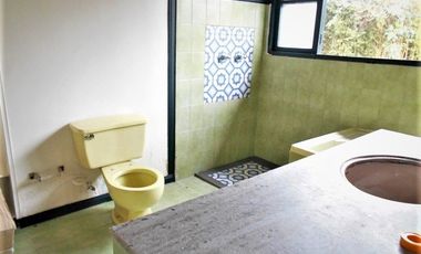 PR12637 SE VENDE CASA EN SECTOR LOMA DE LAS BRUJAS, ENVIGADO