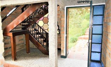 PR12637 SE VENDE CASA EN SECTOR LOMA DE LAS BRUJAS, ENVIGADO