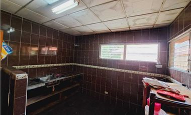 VENDO CASA DE 4HAB Y 585M3 EN DOLEGUITA