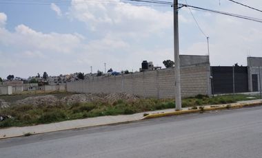 Terreno 1560 m2 bardeado.  A 10 min. del Aeropuerto y muy cerca de Parque Industrial Toluca 2000