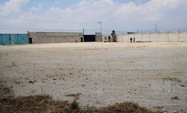 Terreno 1560 m2 bardeado.  A 10 min. del Aeropuerto y muy cerca de Parque Industrial Toluca 2000