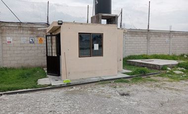 Terreno 1560 m2 bardeado.  A 10 min. del Aeropuerto y muy cerca de Parque Industrial Toluca 2000