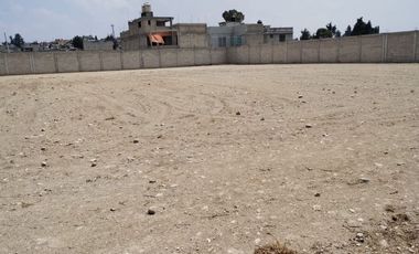 Terreno 1560 m2 bardeado.  A 10 min. del Aeropuerto y muy cerca de Parque Industrial Toluca 2000