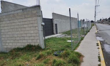 Terreno 1560 m2 bardeado.  A 10 min. del Aeropuerto y muy cerca de Parque Industrial Toluca 2000