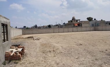 Terreno 1560 m2 bardeado.  A 10 min. del Aeropuerto y muy cerca de Parque Industrial Toluca 2000