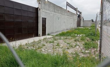 Terreno 1560 m2 bardeado.  A 10 min. del Aeropuerto y muy cerca de Parque Industrial Toluca 2000
