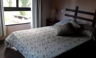 Retasada Amoblada Con 3 Dormitorios, Dos Baños, Costa Este. Oferta