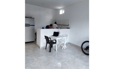 SE VENDE CASA DE DOS NIVELES EN BARRIO MOCARI