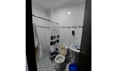 SE VENDE CASA DE DOS NIVELES EN BARRIO MOCARI