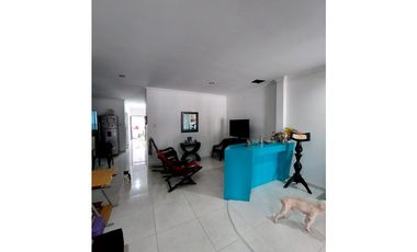 SE VENDE CASA DE DOS NIVELES EN BARRIO MOCARI