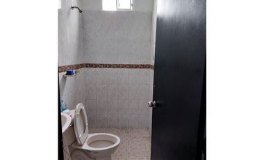 SE VENDE CASA DE DOS NIVELES EN BARRIO MOCARI