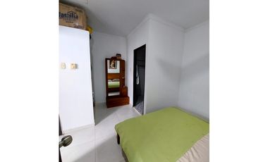 SE VENDE CASA DE DOS NIVELES EN BARRIO MOCARI