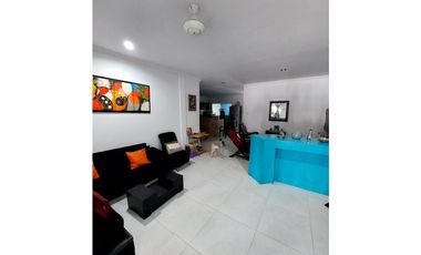 SE VENDE CASA DE DOS NIVELES EN BARRIO MOCARI