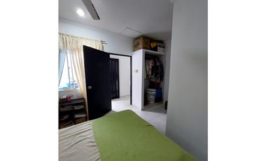 SE VENDE CASA DE DOS NIVELES EN BARRIO MOCARI