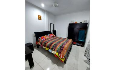 SE VENDE CASA DE DOS NIVELES EN BARRIO MOCARI