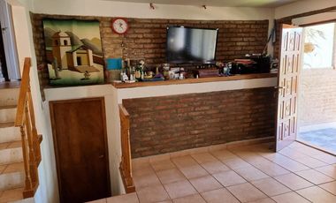 LINDA CASA EN VENTA EN CARLOS PAZ, EN BARRIO SOL Y RIO, A 4 CUADRAS DEL BALNEARIO.