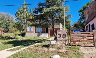 LINDA CASA EN VENTA EN CARLOS PAZ, EN BARRIO SOL Y RIO, A 4 CUADRAS DEL BALNEARIO.