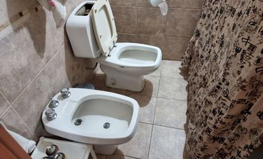 LINDA CASA EN VENTA EN CARLOS PAZ, EN BARRIO SOL Y RIO, A 4 CUADRAS DEL BALNEARIO.