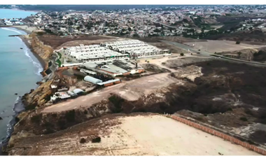 Terreno de 9.185,84 m² en el Km. 6 1/2, vía Manta - Jaramijó.