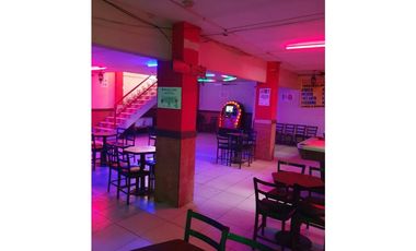 TERRENO EN VENTA 300 M 2 CENTRO EN ESQUINA 550 M 2 CONSTRUCCION