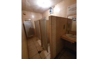 TERRENO EN VENTA 300 M 2 CENTRO EN ESQUINA 550 M 2 CONSTRUCCION