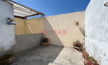 Venta De Duplex Tipo Casa Primer Piso  En Calle Cerrada En Los Cedros De Villa