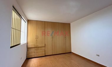 Venta De Duplex Tipo Casa Primer Piso  En Calle Cerrada En Los Cedros De Villa