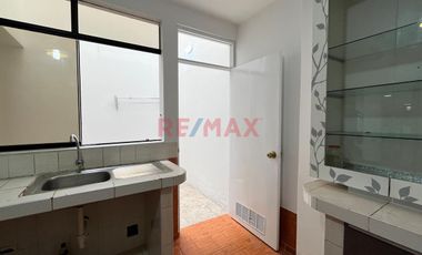 Venta De Duplex Tipo Casa Primer Piso  En Calle Cerrada En Los Cedros De Villa