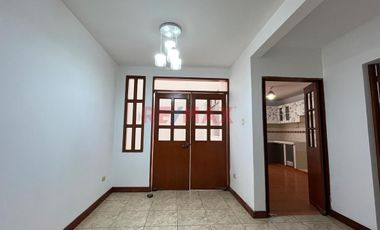 Venta De Duplex Tipo Casa Primer Piso  En Calle Cerrada En Los Cedros De Villa