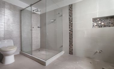 casa en venta en avenida las americas. Cod V31038