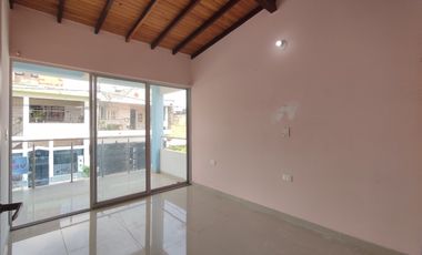casa en venta en avenida las americas. Cod V31038